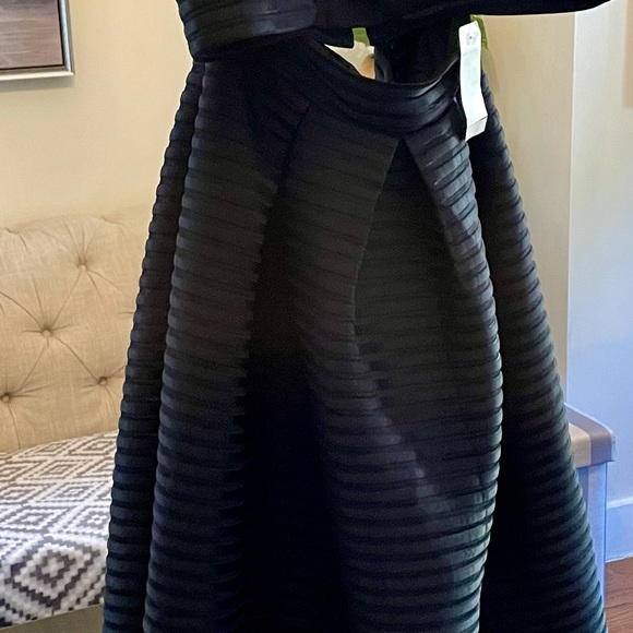 Black Halo Sanibel two piece dress - Picture 6 of 6